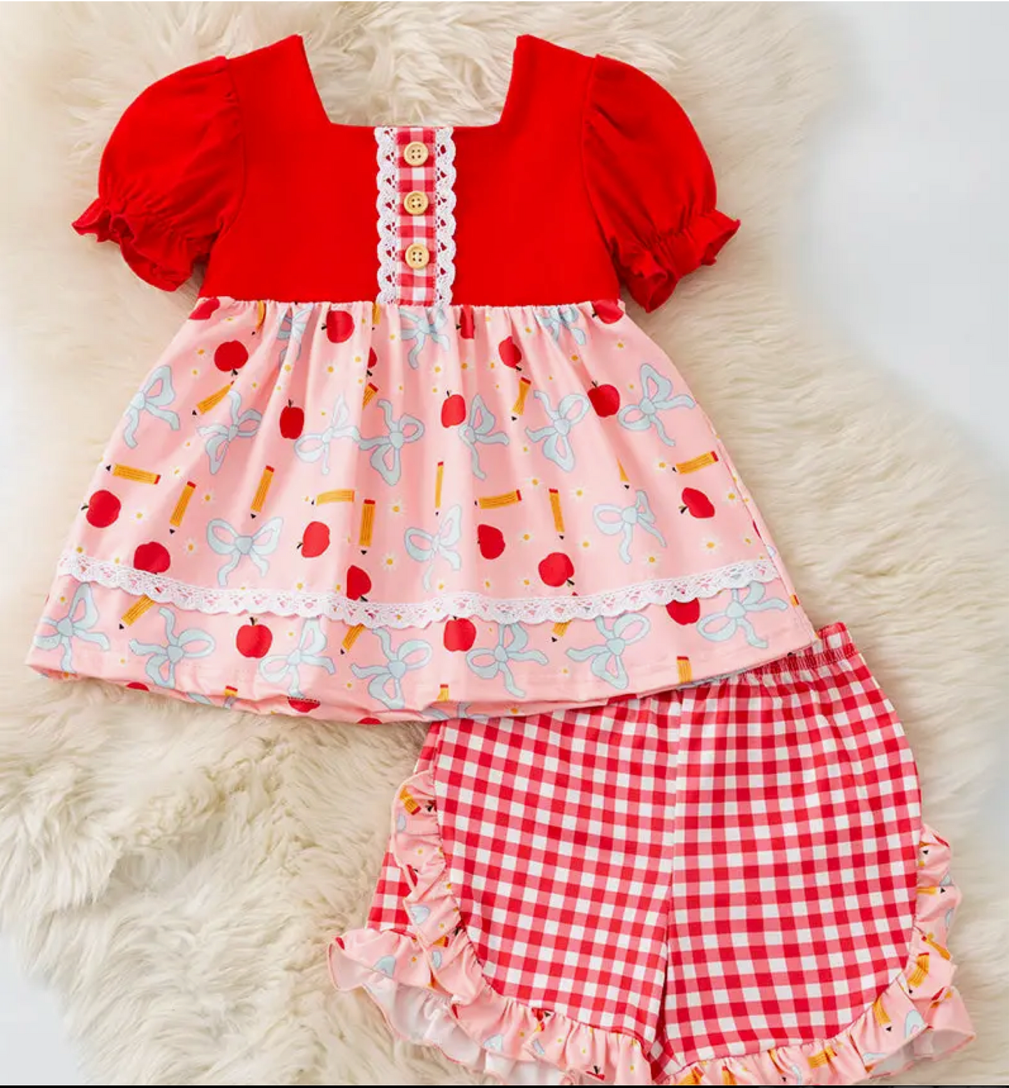 Apple Plaid back to school outfit