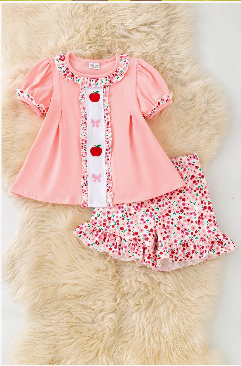 Bow and Apple back to school outfit