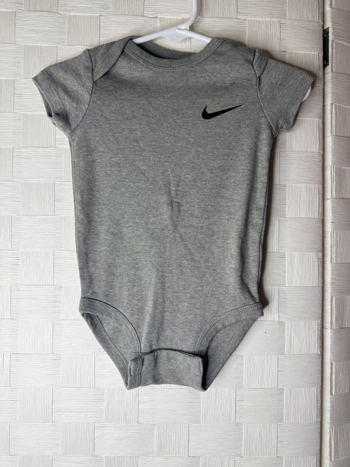 6M 3 Nike Onesies Tan, Light Gray and light Green